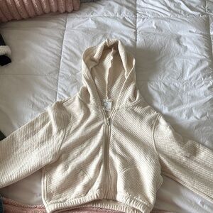 Aerie Cream Puffer Jacket for Cozy Warmth